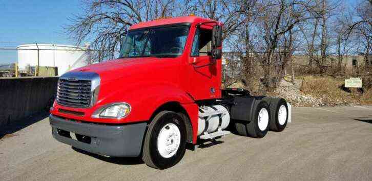 Freightliner Day Cab Semi Columbia 120 10 Speed Mercedes 410HP 271K Miles (2004)