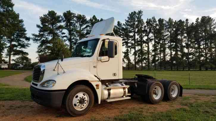 Freightliner COLUMBIA TANDEM AXEL DAYCAB (2005)