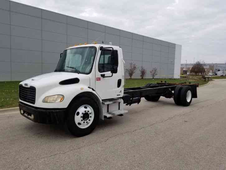Freightliner M2 BUSINESS CLASS Cab & Chassis Under CDL 230K (2005)