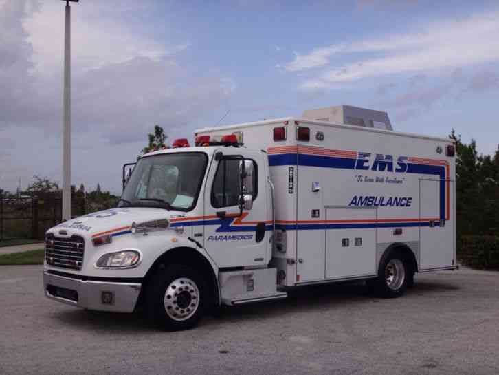 Freightliner M2 Business Class Ambulance (2005)