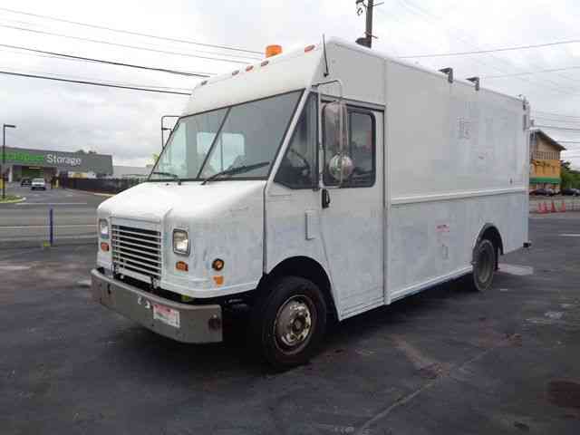 FREIGHTLINER MT45 STEP VAN (2005)