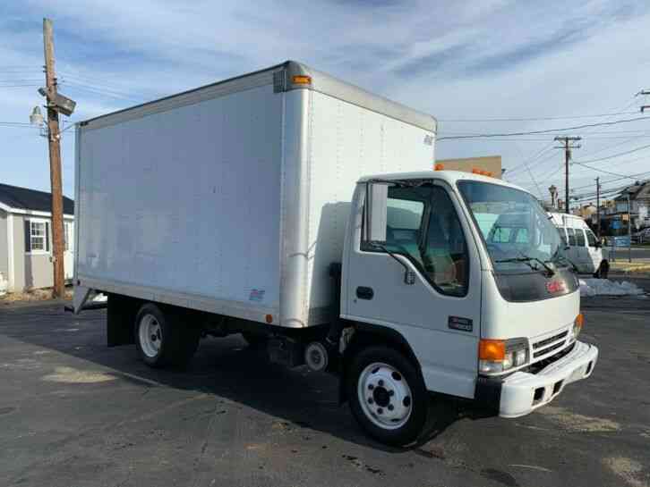 GMC W4500 14FT BOX PANEL DELIVERY TRUCK CUBE VAN (2005)