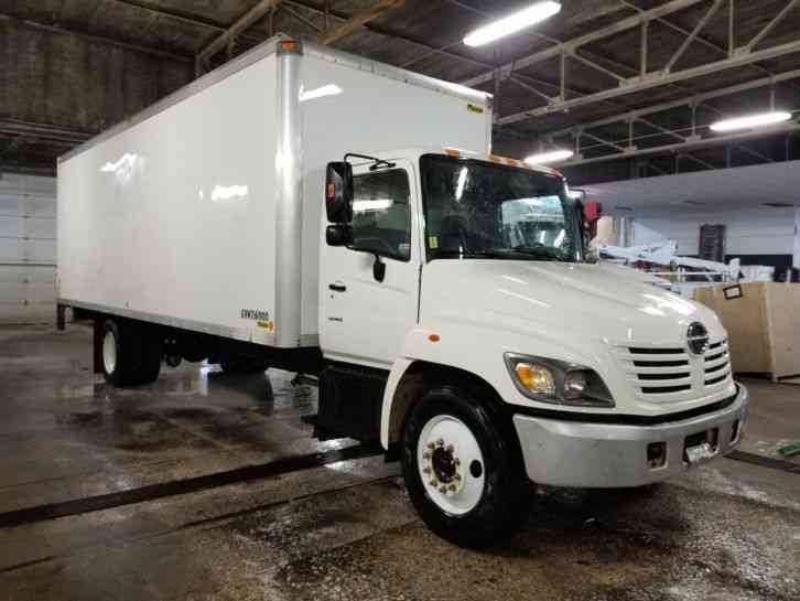 Hino 268A Box Truck 26ft Auto Diesel Under CDL (2005)