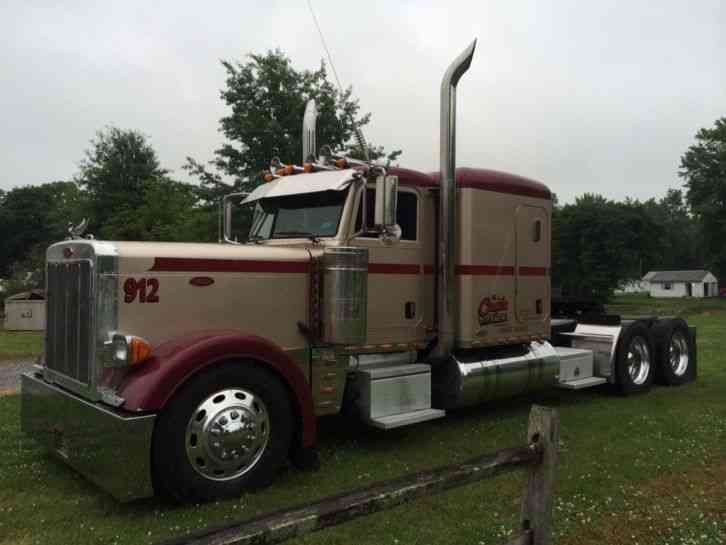 Peterbilt 379 (2005) Sleeper Semi Trucks
