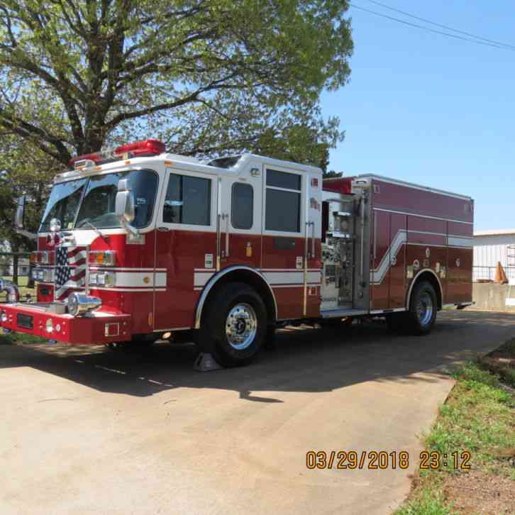 PIERCE DASH FIRE TRUCK (2005)