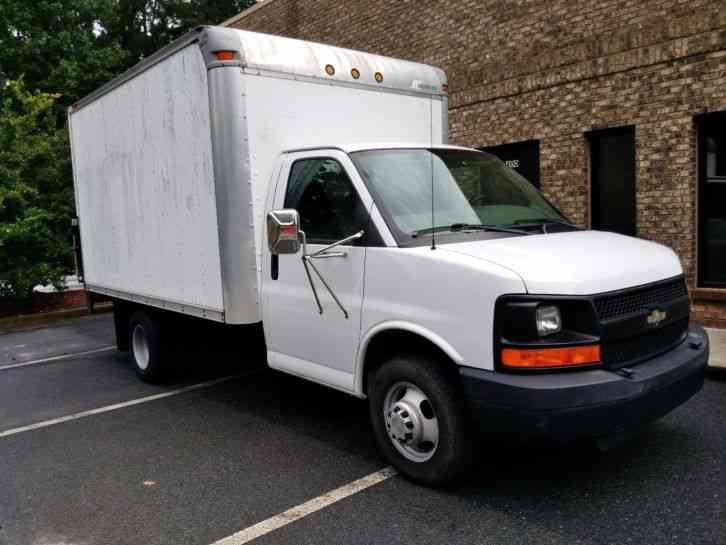 Chevrolet Express 3500 Box Truck (2006) : Van / Box Trucks 2006 Chevy Express 3500 6.0 Mpg