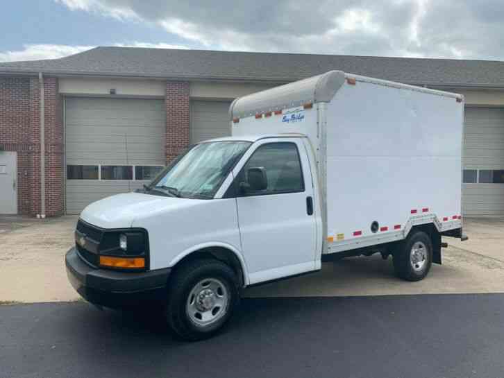 Chevrolet EXPRESS 10FT BOX PANEL DELIVERY TRUCK CUBE VAN (2006)