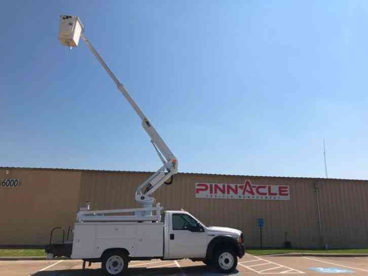 Ford BUCKET TRUCK WITH INVERTOR Super Duty F-450 DRW ALTEC AT235 (2006)