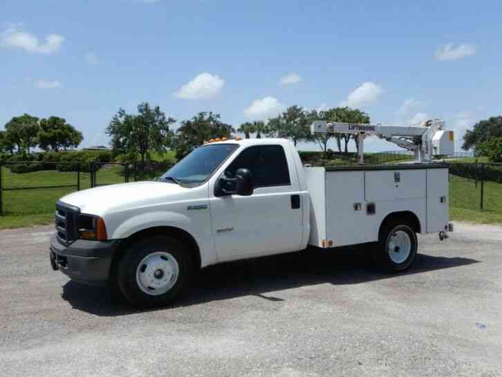 Ford Super Duty F-350 Crane Truck (2006)