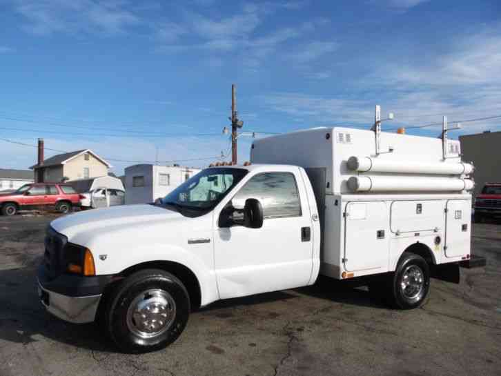Ford F-350 V-10 GAS UTILITY TRUCK SERVICE DUALLY (2006)
