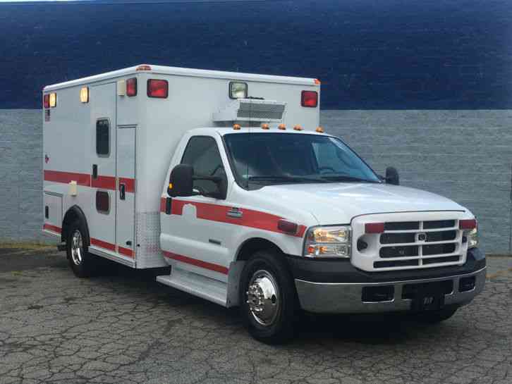 Ford F350 Ambulance (2006)