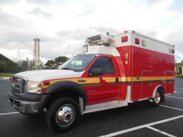 Ford Ambulance Fire Rescue (2006)