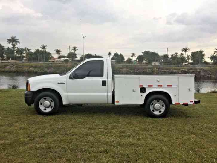 Ford F250 SERVICE UTILITY TRUCK LIKE NEW LOW MILES (2006)
