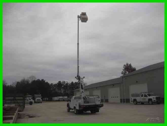 FORD F450 6. 8 V10 AUTO WITH 40' ALTEC BUCKET/BOOM (2006)