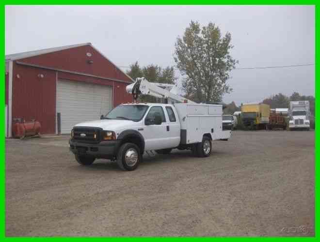 FORD F450 EXTENDED CAB 6. 8L GAS AUTO WITH 40' REACH 'ETI' BUCKET/BOOM (2006)