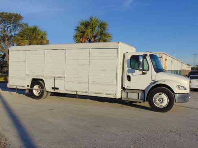 FREIGHTLINER M2 BUSINESS CLASS HOLIDAY SPECIAL PRICING (2006)
