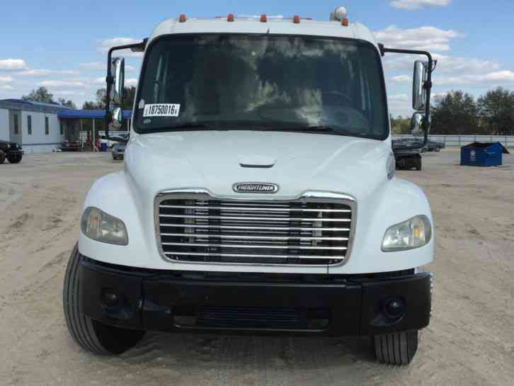 Freightliner M2 106 Medium Duty (2006) : Flatbeds & Rollbacks