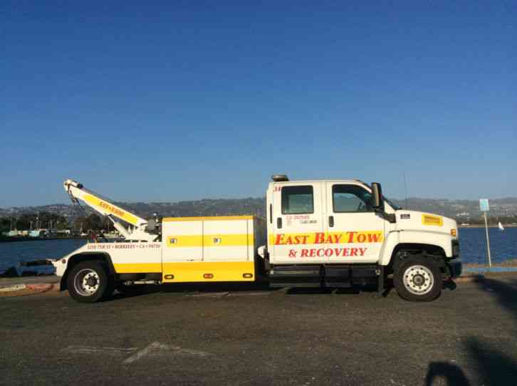 GMC 6500 crew cab/ tow truck/ wrecker (2006)