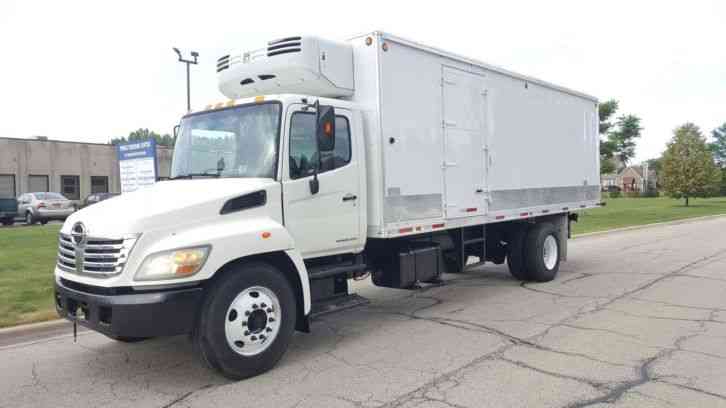 Hino 338 26ft Box Refrigerated Truck Auto ONLY 190k miles (2006)