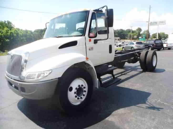 International 4300 Cab & Chassis (2006)