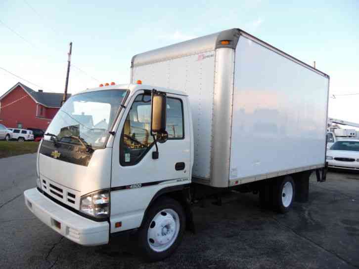 Chevrolet W4500 GAS DELIVERY VAN 14 FOOT BOX TRUCK LIFT GATE (2007)