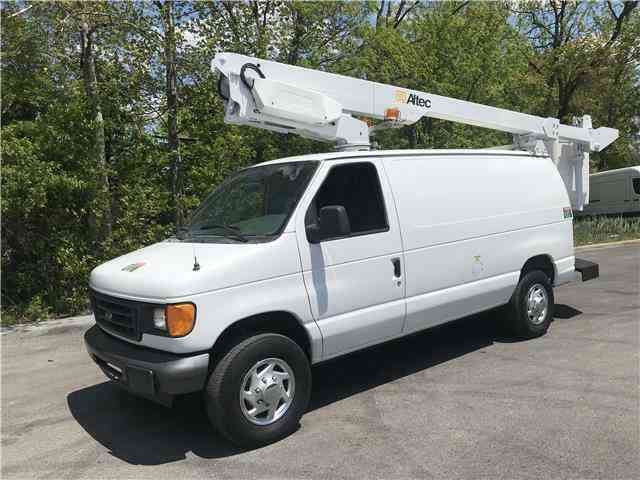 Ford Econoline ALTEC BUCKET E350 One Owner 35FT (2007)