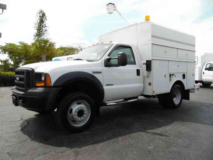 Ford Super Duty F-550 ENCLOSED Service Truck (2007)