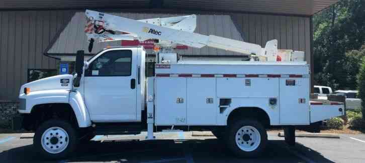 GMC C5500 4x4 Altec AT37G Bucket Truck (2007)