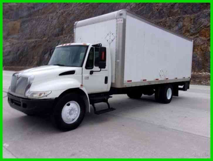 International 24 Foot Straight / Box Truck (2007)