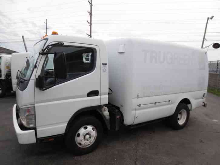 Mitsubishi Fuso FUSO FE145 LAWN SPRAY TRUCK (2007)