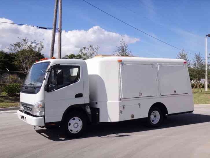 Sterling 360 COE Pesticide Lawn Care Spray Truck (2007)