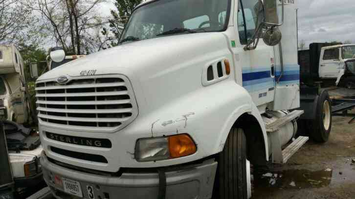STERLING Detroit Series 60 12. 7L DDEC IV Eng A9500, Complete running truck for parts or fixer Single (2007)