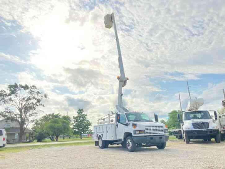 Chevrolet C4500 40' Bucket Truck (2008)