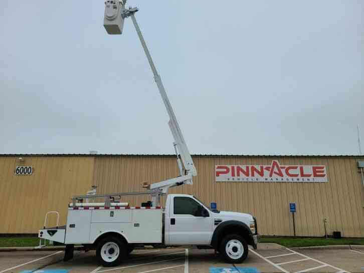 Ford F-450 ALTEC AT200A BUCKET TRUCK (2008)
