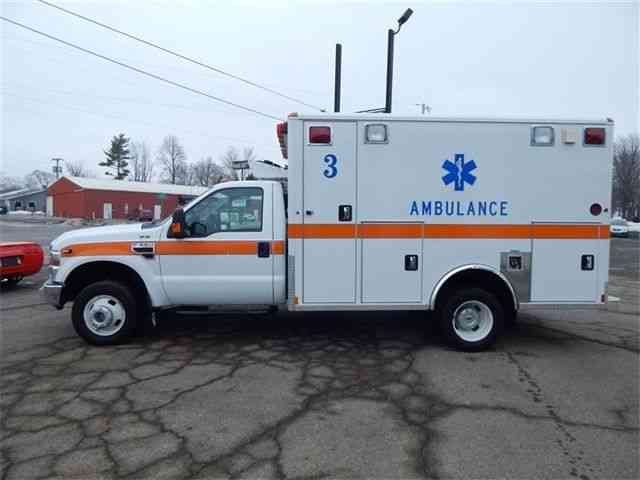 Ford F350 Super Duty 4wd Ambulance (2008)