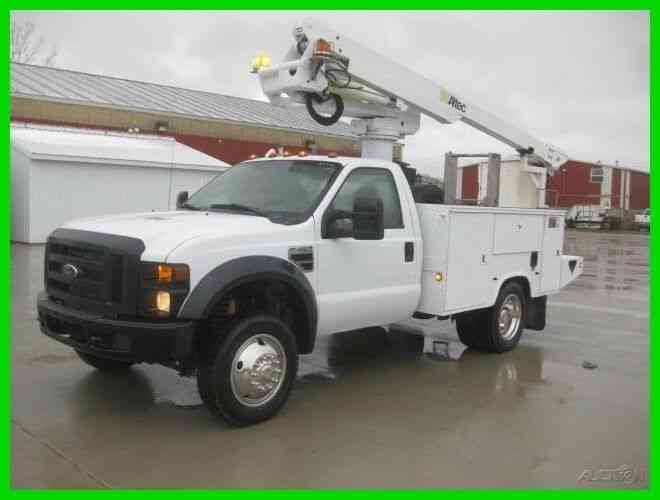 FORD F450 6. 8L GAS 5 SPEED AUTO '''FOUR WHEEL DRIVE''' WITH 40' REACH ALTEC BUCKET/BOOM (2008)