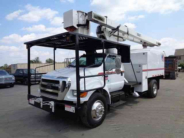 FORD F750 BUCKET BOOM CHIPPER DUMP TRUCK (2008)