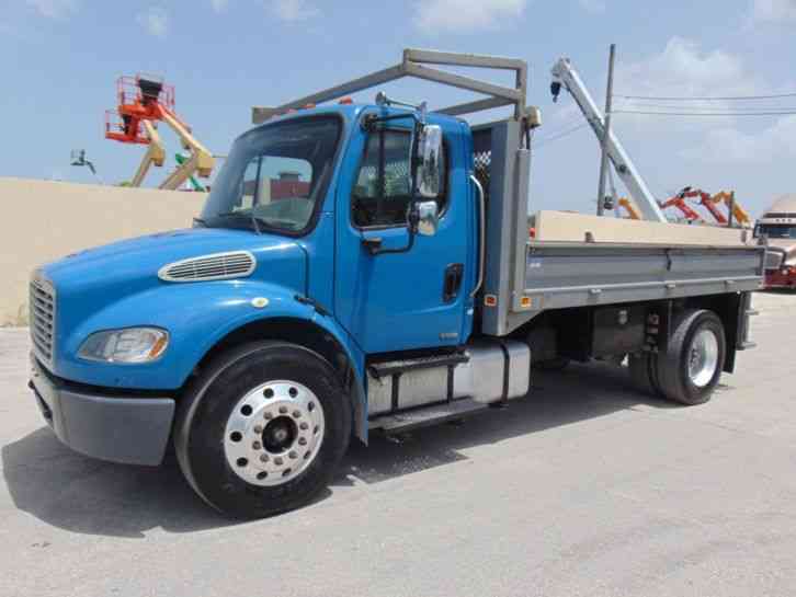 FREIGHTLINER M2 BUSINESS CLASS SUPER FLATBED CRANE TRUCK (2008)