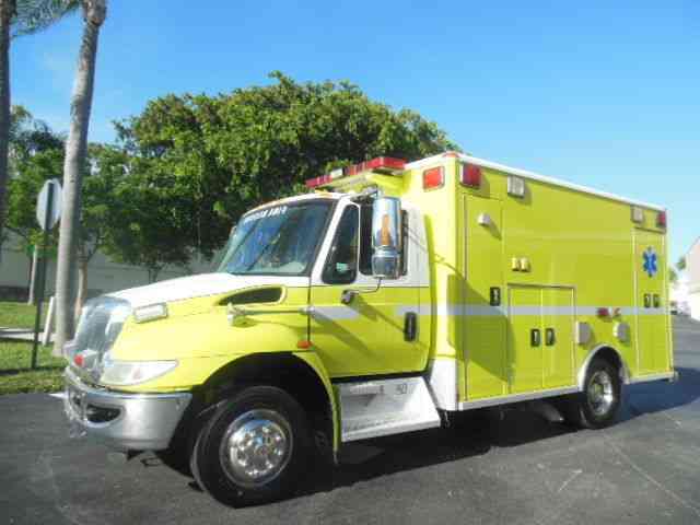 International 4300 W/C Fire Rescue Ambulance (2008)