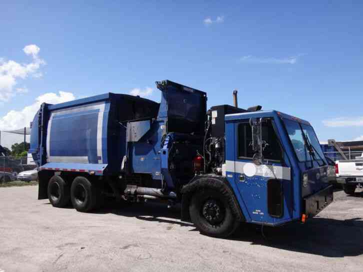 CCC LE2 Garbage Truck (2009)