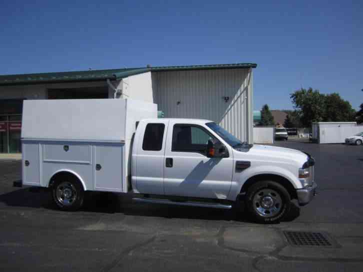Ford F350 Extended Cab with Utility Bed (2009)