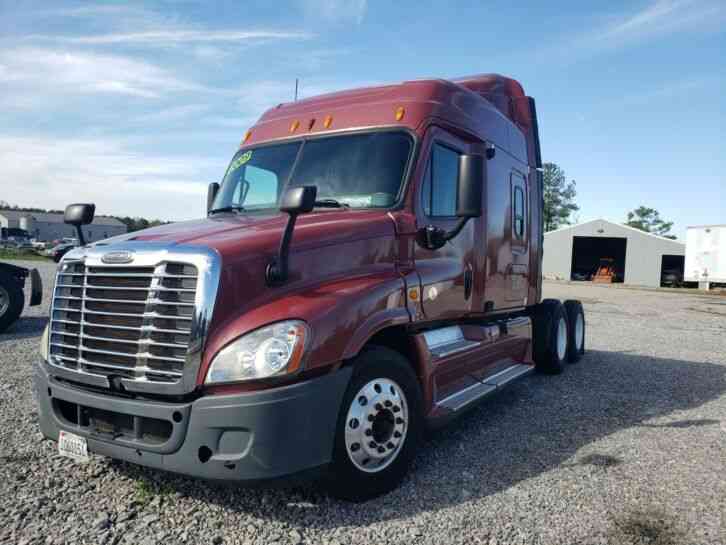 Freightliner Cascadia Midroof XT (2009)