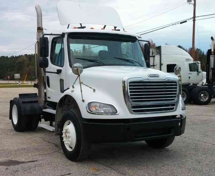 2009 freightliner m2 112 single axle day cab low miles 141878267579 0