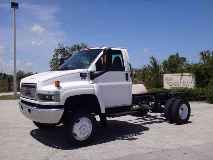 GMC Topkick C4500 4x4 Cab Chassis (2009)