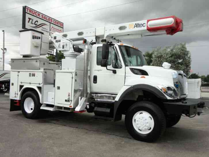 International 7400 4X4. ALTEC L42 BUCKET TRUCK. . 50FT MAX REACH (2009)