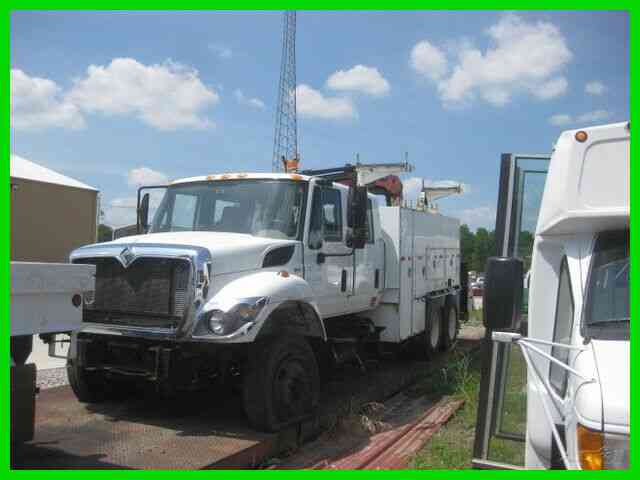 INTL 7400 DIE 10 SPEED C REW CAB WITH PALFINGER PK12000 HYDRAULIC CRANE (2009)