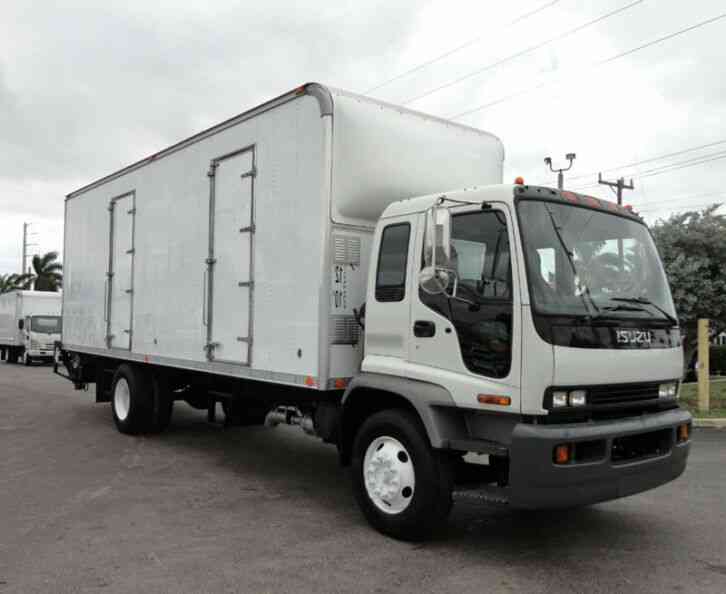 Isuzu FVR 26FT DRY BOX TRUCK . CARGO TRUCK WITH LIFTGATE 259 (2009)