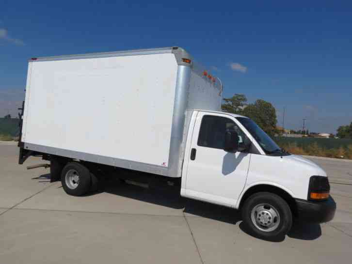 Chevrolet G3500 Box Van Express Savana GMC (2011)