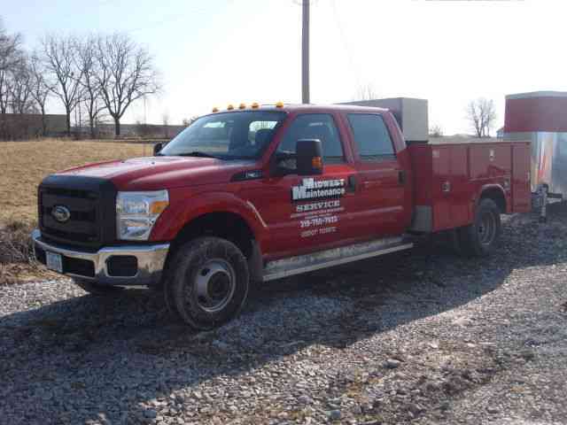 Ford F3500 dually (2011)