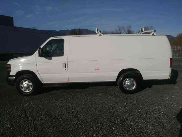Ford E350 5. 4L V8 Cargo Van with Metal Shelving (2011)